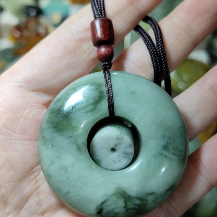 岫玉未镶嵌平安扣