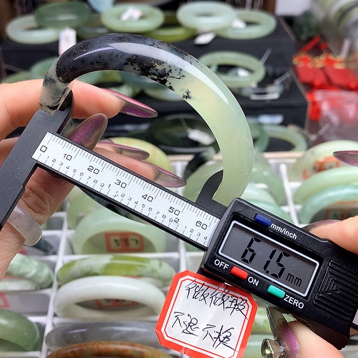 蛇纹石玉手镯未镶嵌525