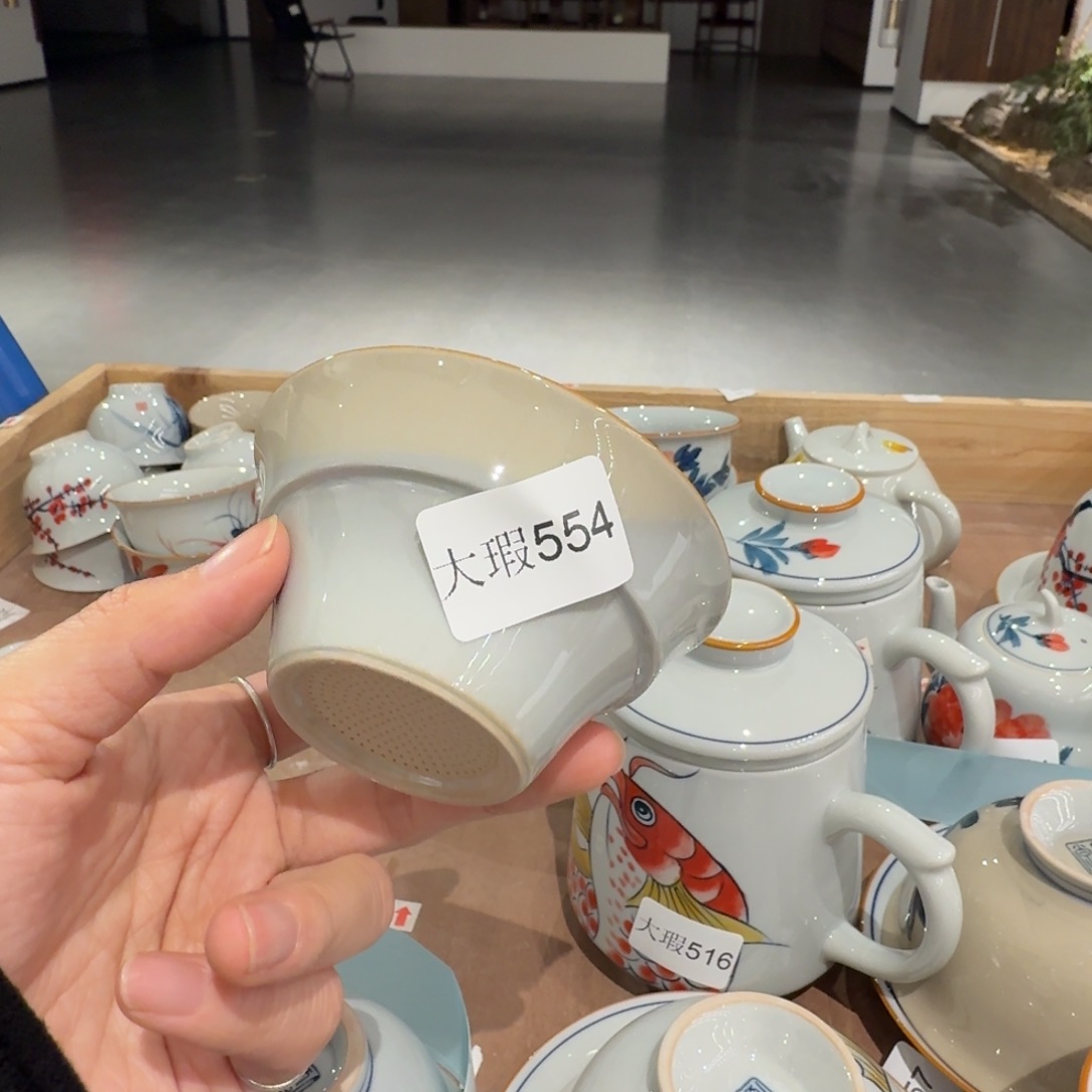 釉下手绘茶具微瑕