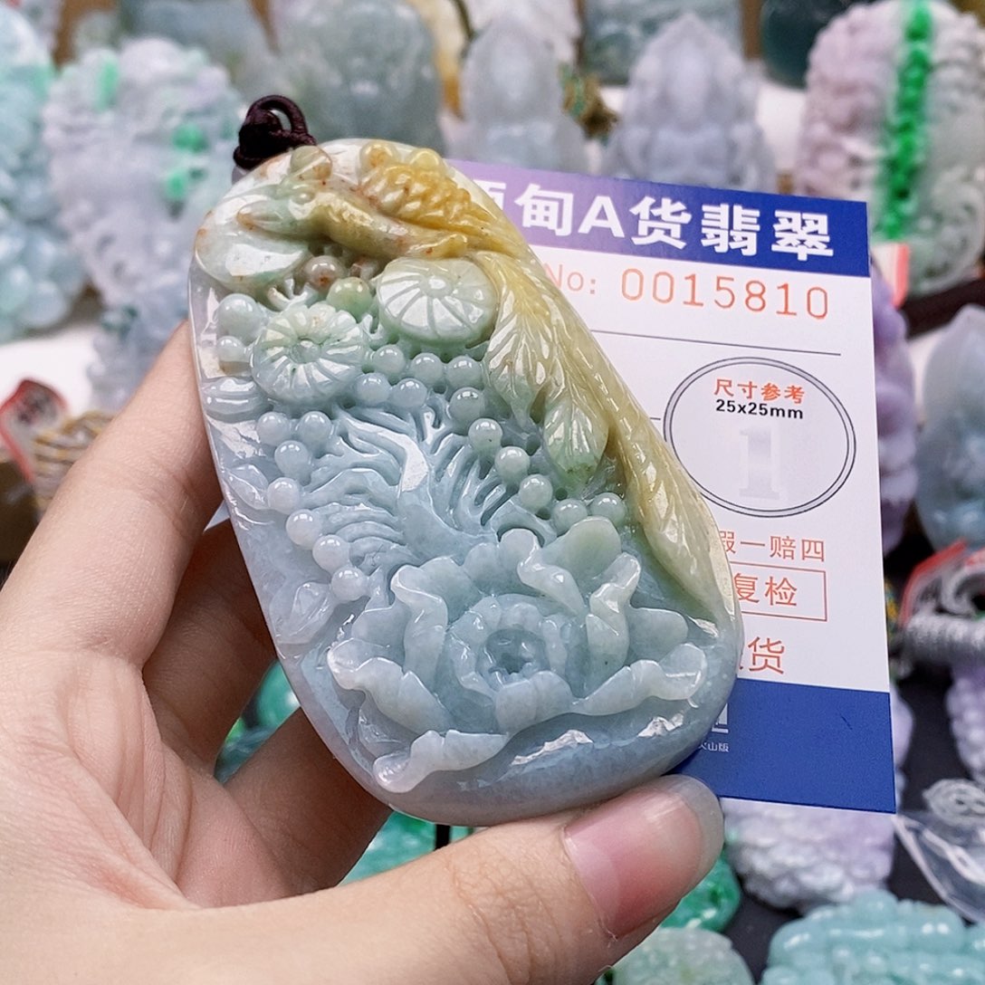 吊坠(不含链)未镶嵌翡翠