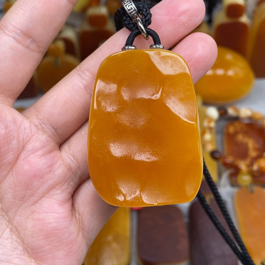 琥珀未镶嵌珠宝奇石