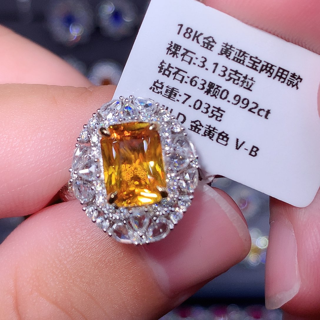 戒指18K金镶嵌彩色蓝宝石