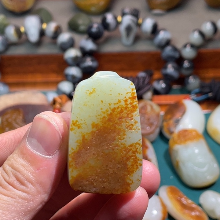 十***晴和田玉未镶嵌颈饰