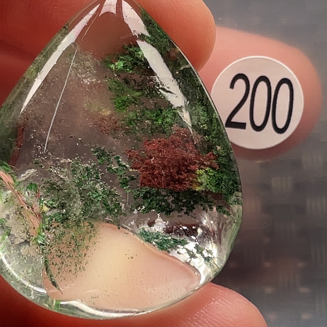 寻***馆颈饰水晶未镶嵌天然