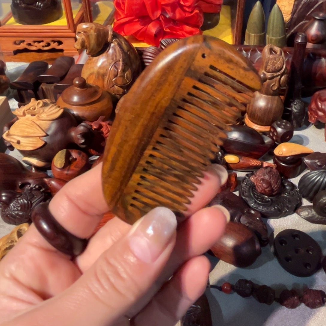 交趾黄檀（大红酸枝）