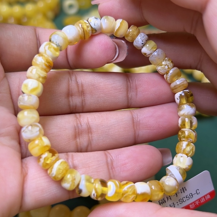 蜜蜡未镶嵌珠宝奇石