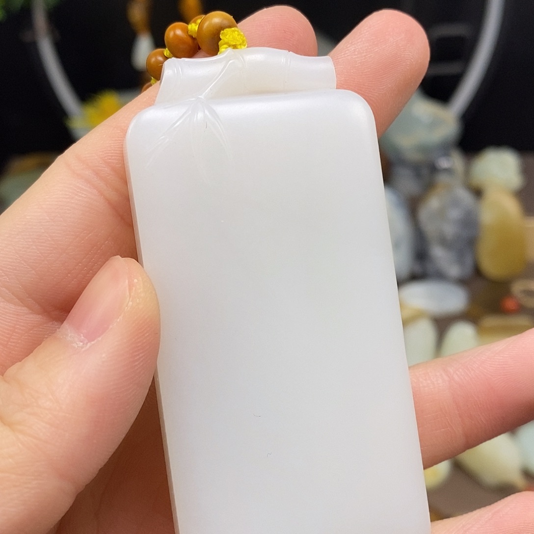 和田玉颈饰未镶嵌11