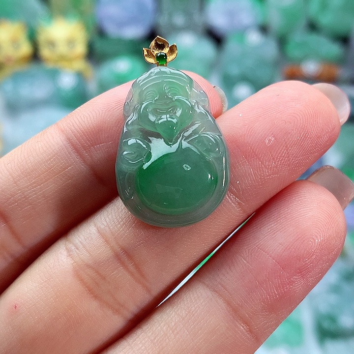 翡翠颈饰未镶嵌翡翠