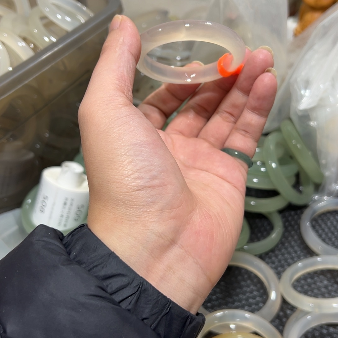 玛瑙/玉髓未镶嵌手镯50圈3.8