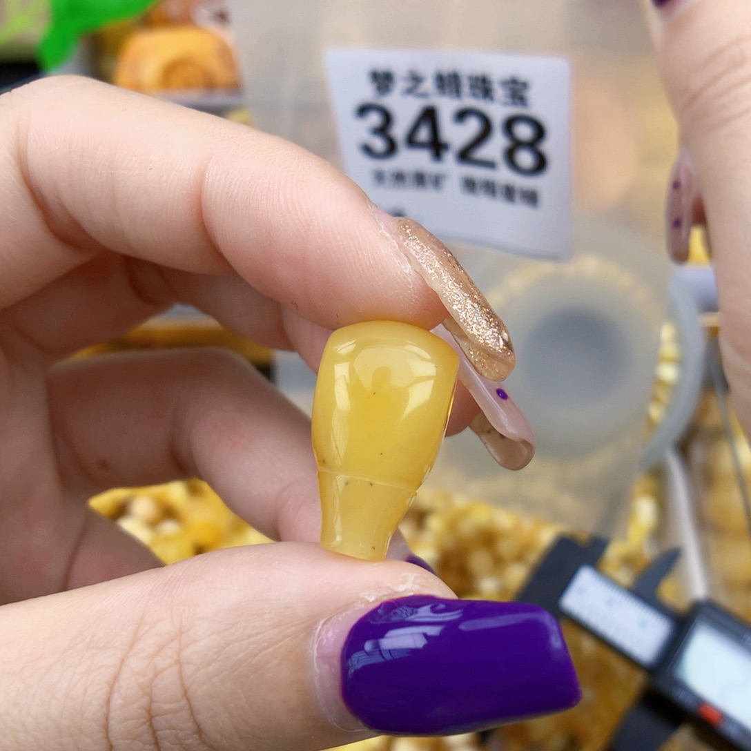 琥珀未镶嵌珠宝奇石11