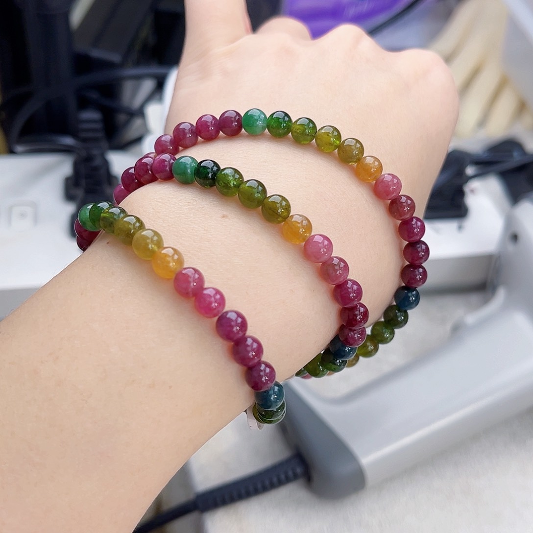 碧玺多样性发一件未镶嵌