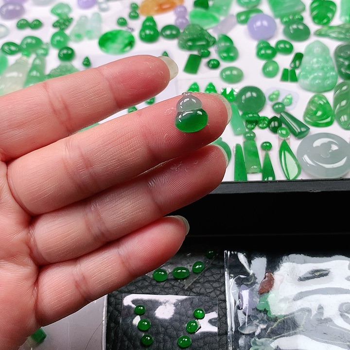 翡翠颈饰未镶嵌翡翠