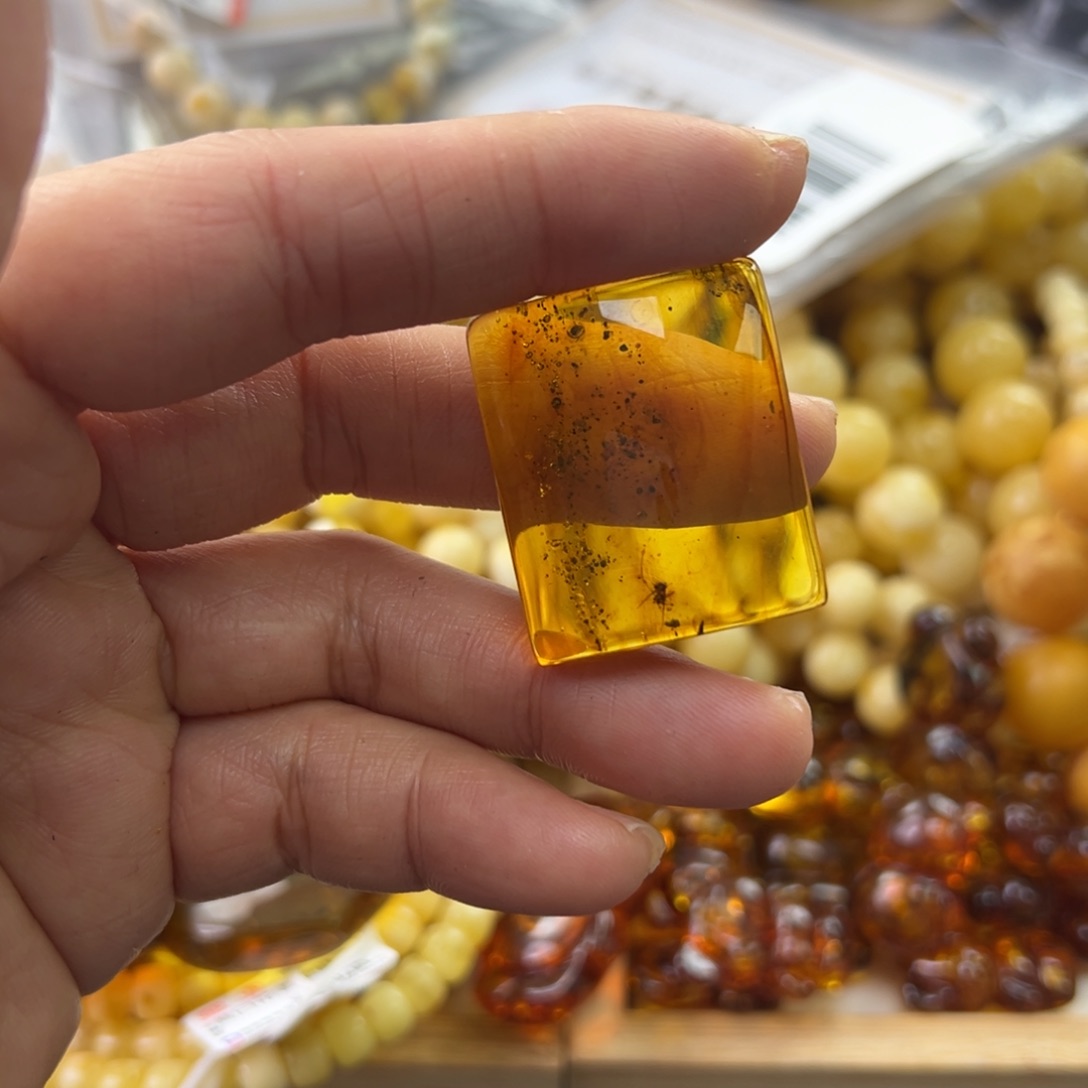 琥珀珠宝奇石未镶嵌