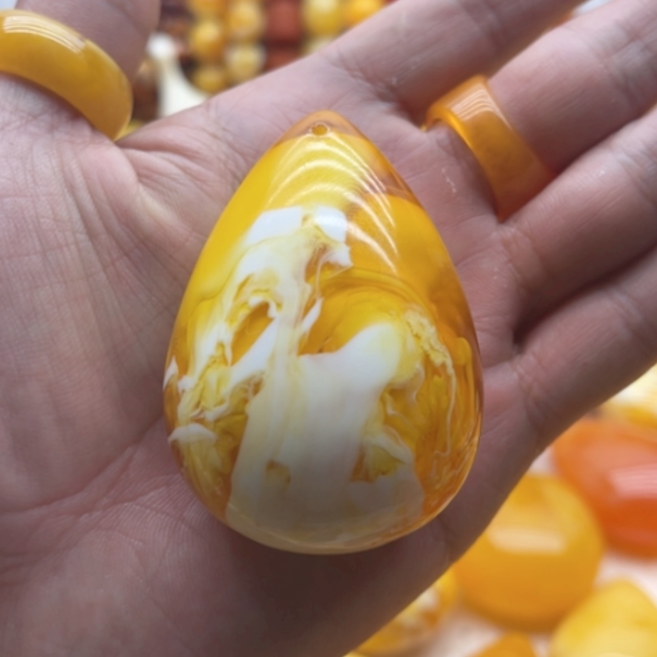 【闪购商品】树脂制品欢****年毛衣链吊坠