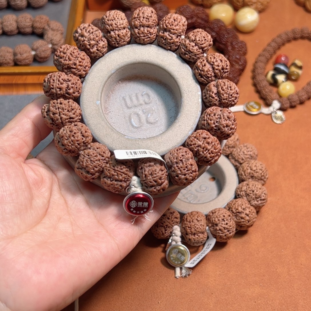 M***翟金刚菩提手串20世楚一号夹板银标级高端梁