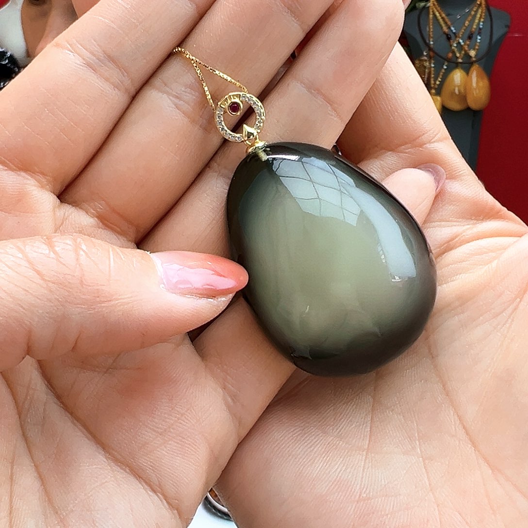 琥珀手镯未镶嵌吊坠