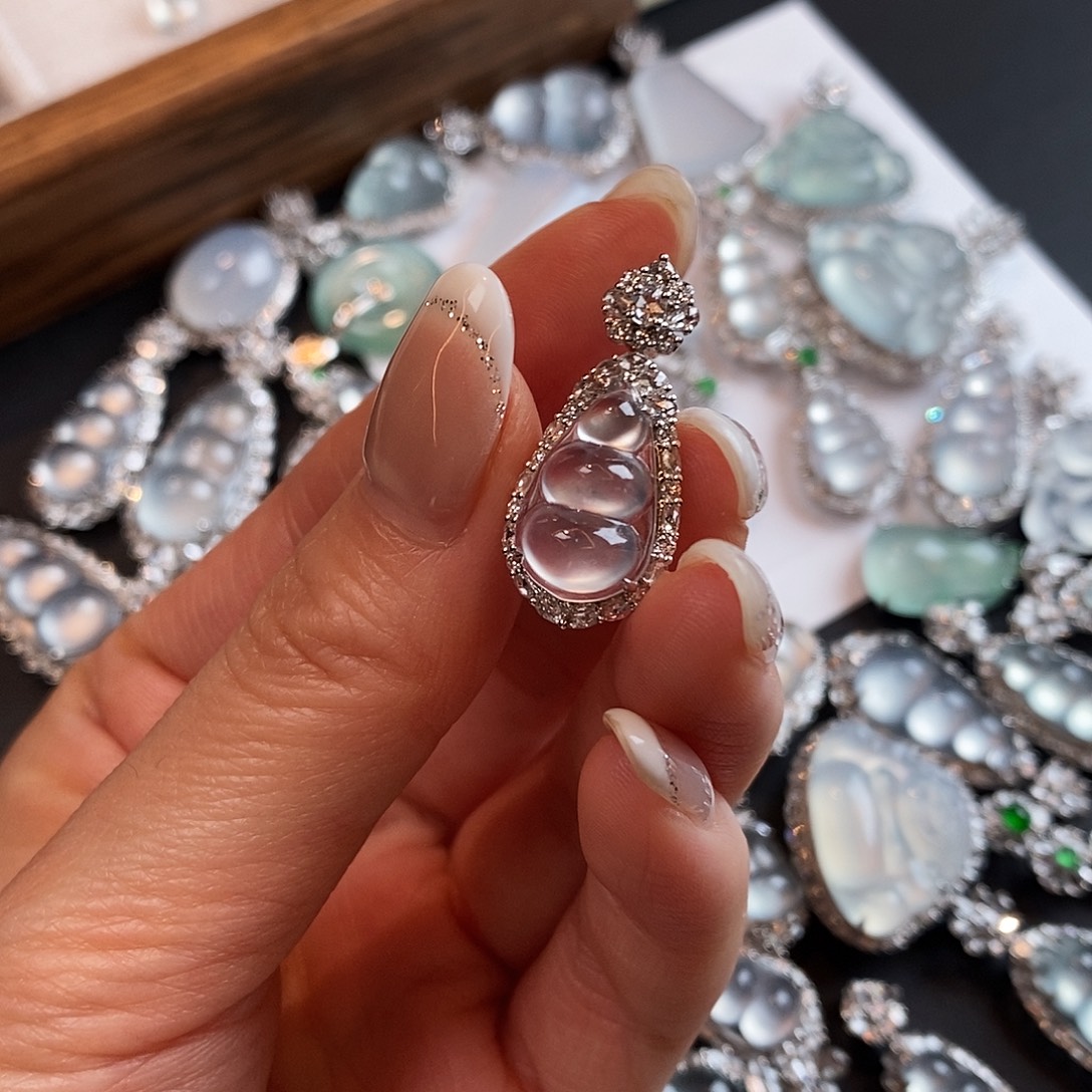 翡翠18K金镶嵌吊坠(赠链)