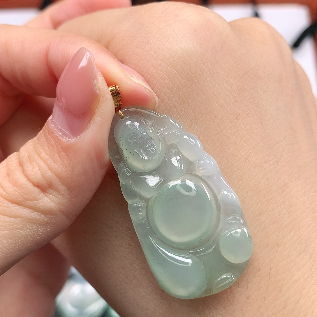 翡翠颈饰18K金镶嵌佛