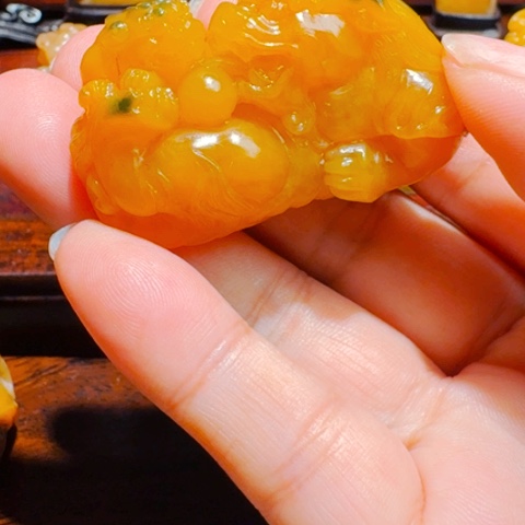 寿山石其他山*侠狮子手把件