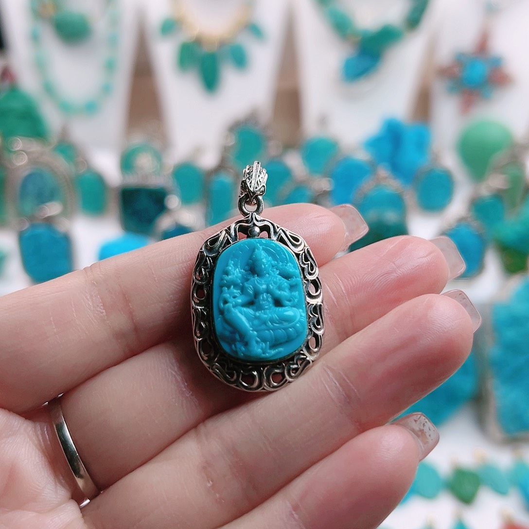 绿松石颈饰未镶嵌