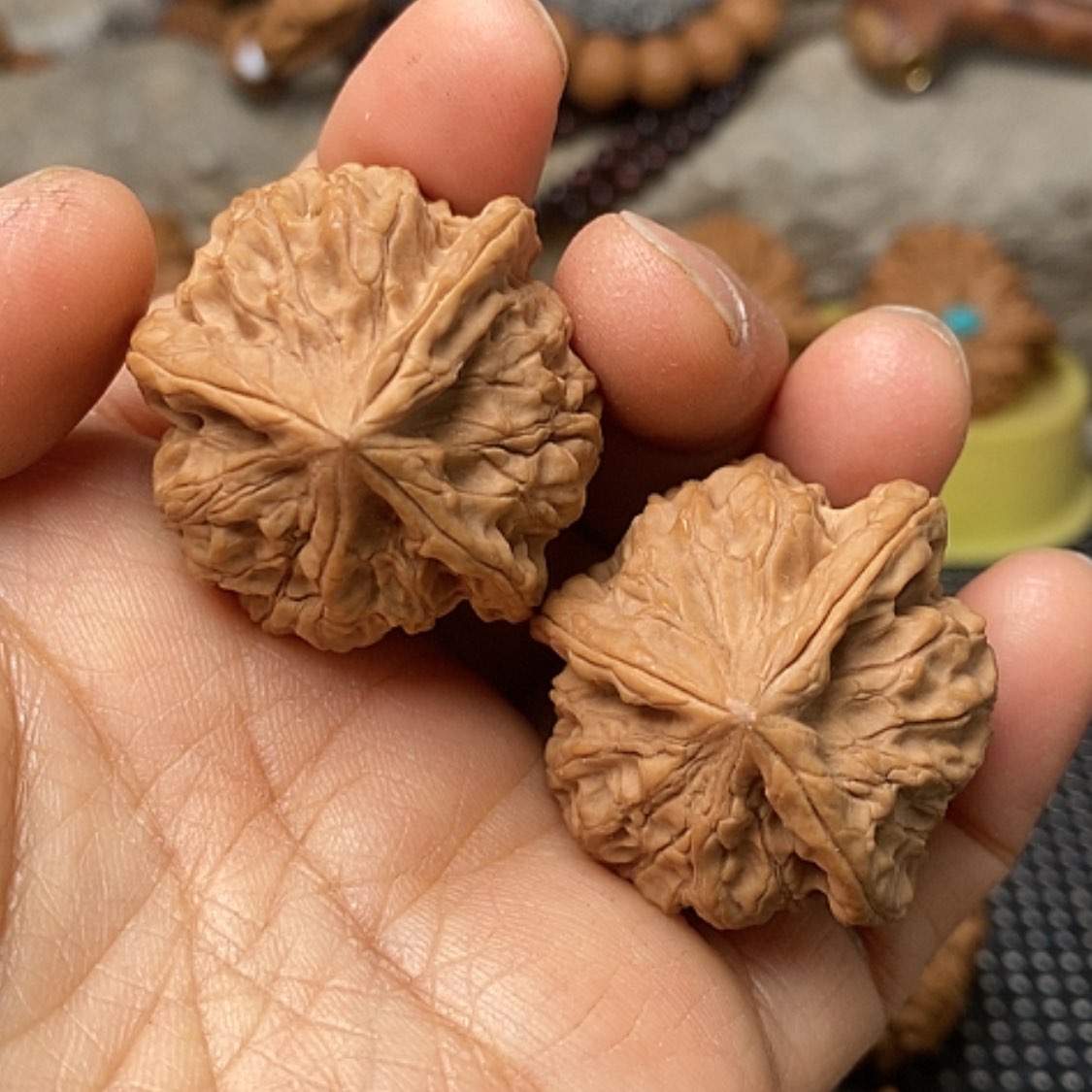 【闪购商品】文玩核桃把件35野生三棱