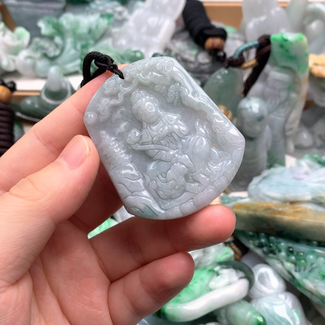吊坠(不含链)未镶嵌翡翠