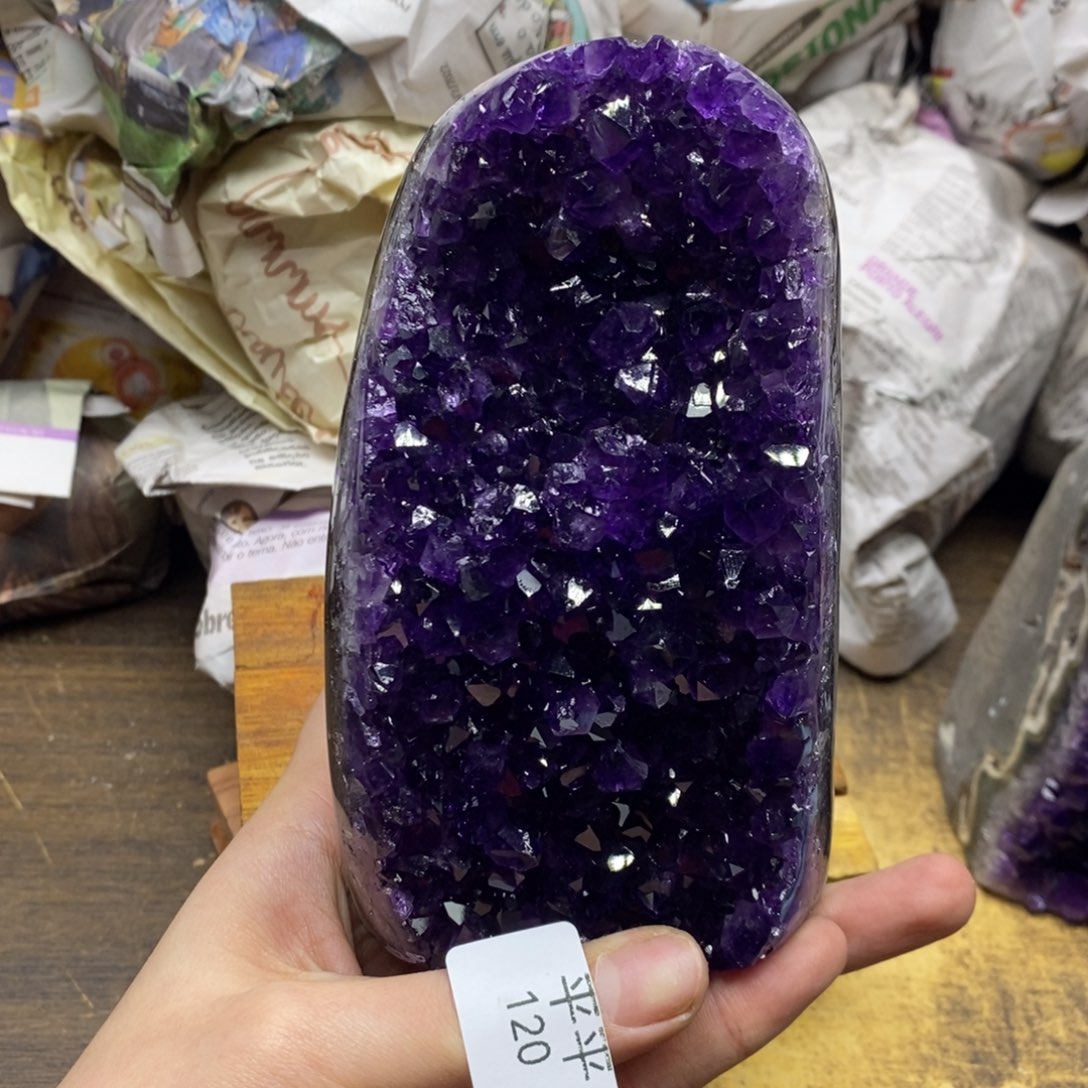 紫晶乌拉圭未镶嵌