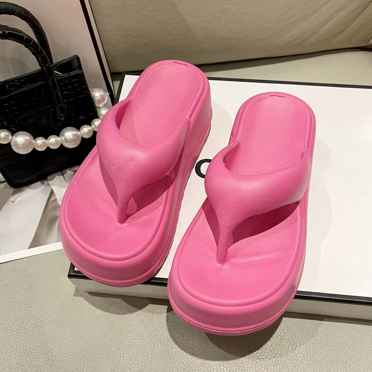 2025新款超火外穿厚底增高夹脚人字拖鞋亲子Z1013