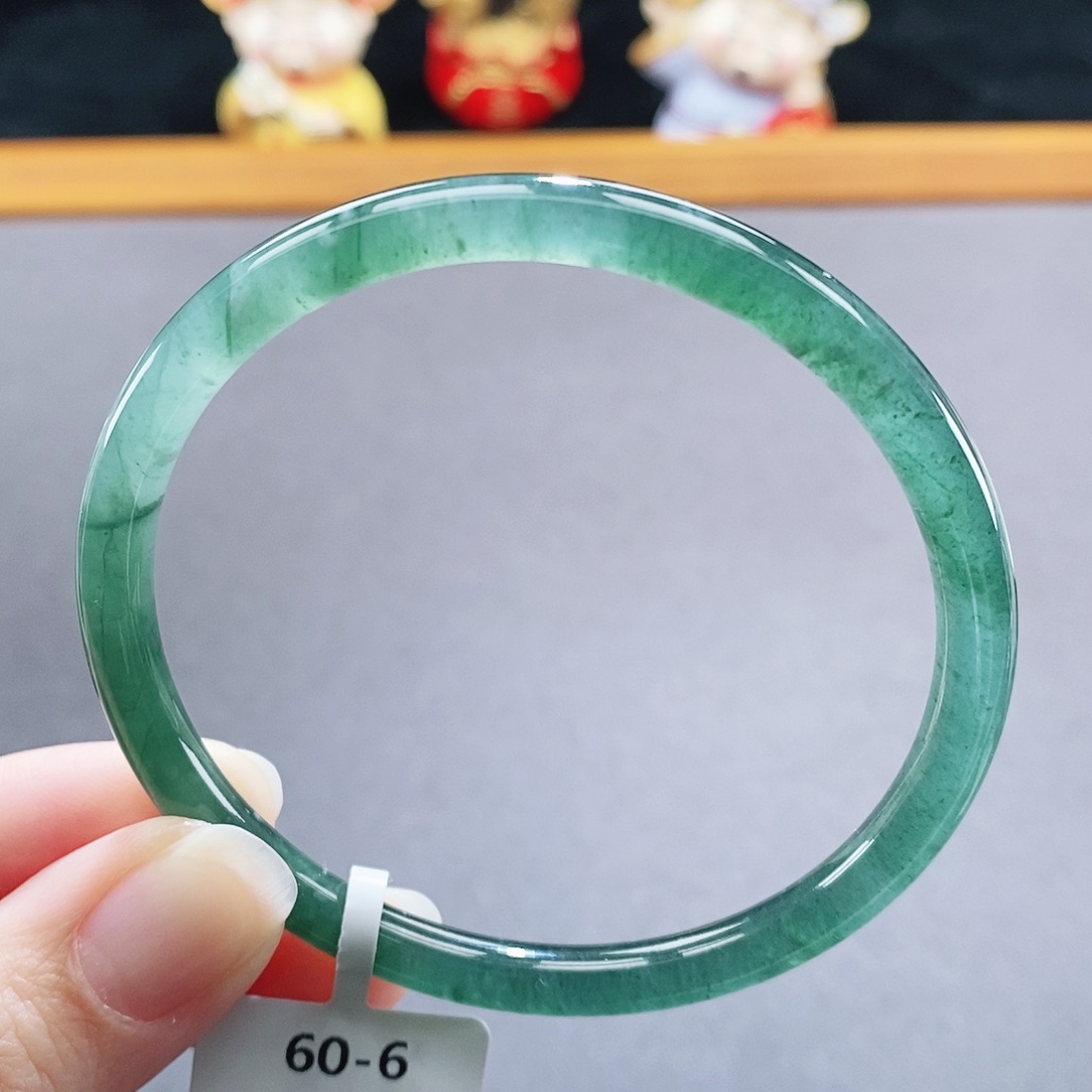 翡翠未镶嵌手镯43