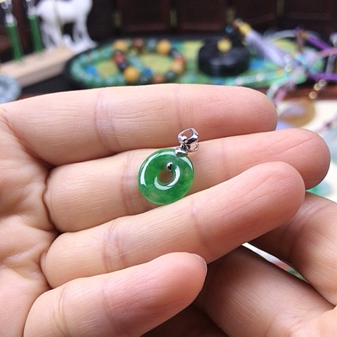 翡翠颈饰18K金镶嵌甜甜圈