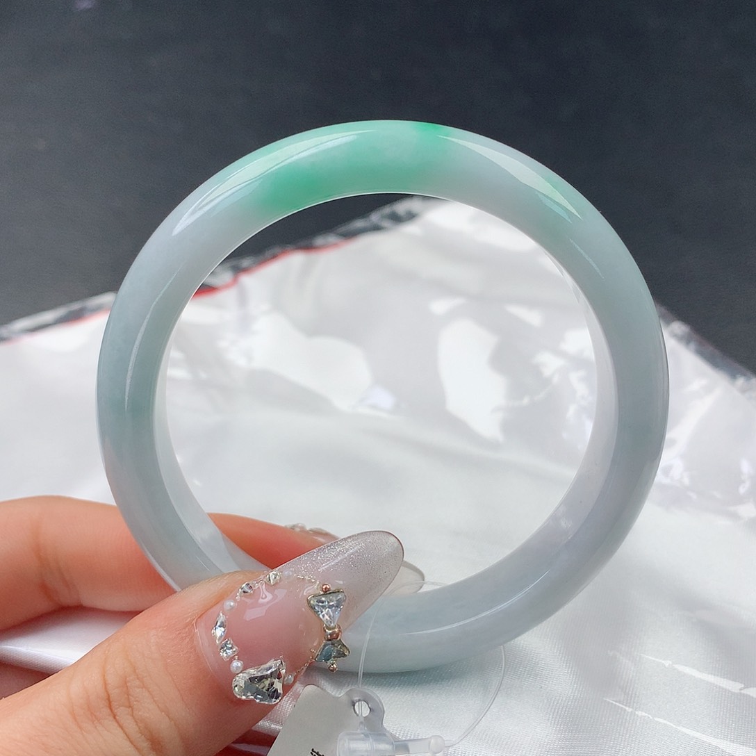 翡翠手镯未镶嵌0081正57