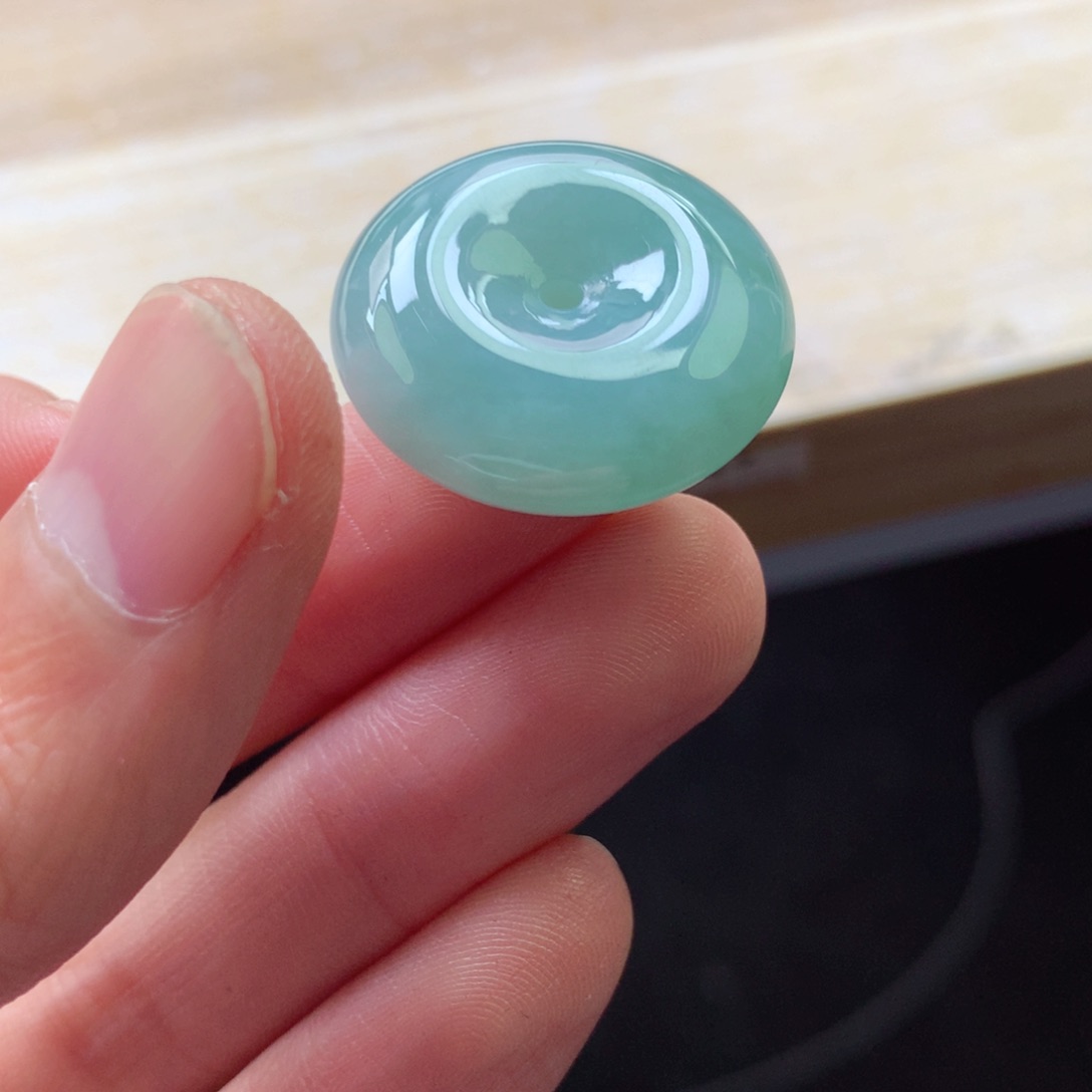 翡翠颈饰未镶嵌吊坠