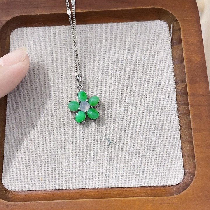 翡翠未镶嵌颈饰天然翡翠Ａ货