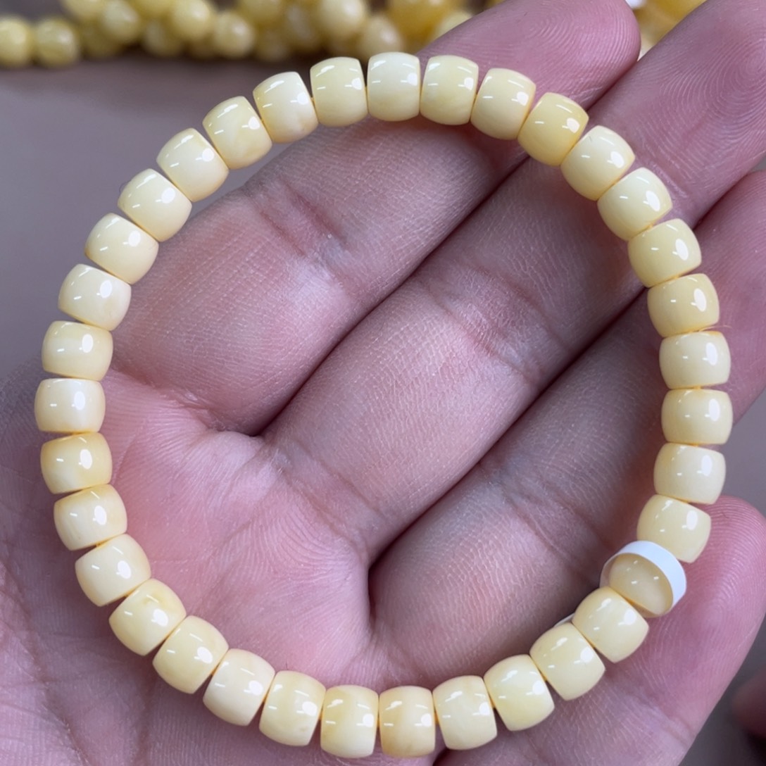 琥珀裸石未镶嵌20900000000