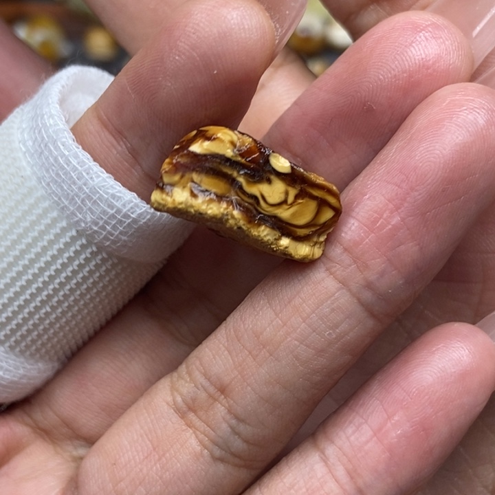 定制琥珀未镶嵌定制琥珀