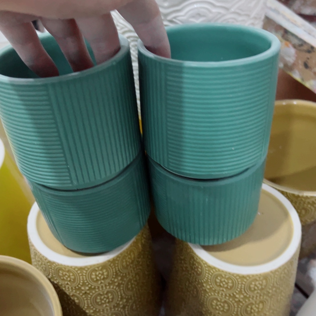 有孔，陶瓷花盆满10米包邮发货。