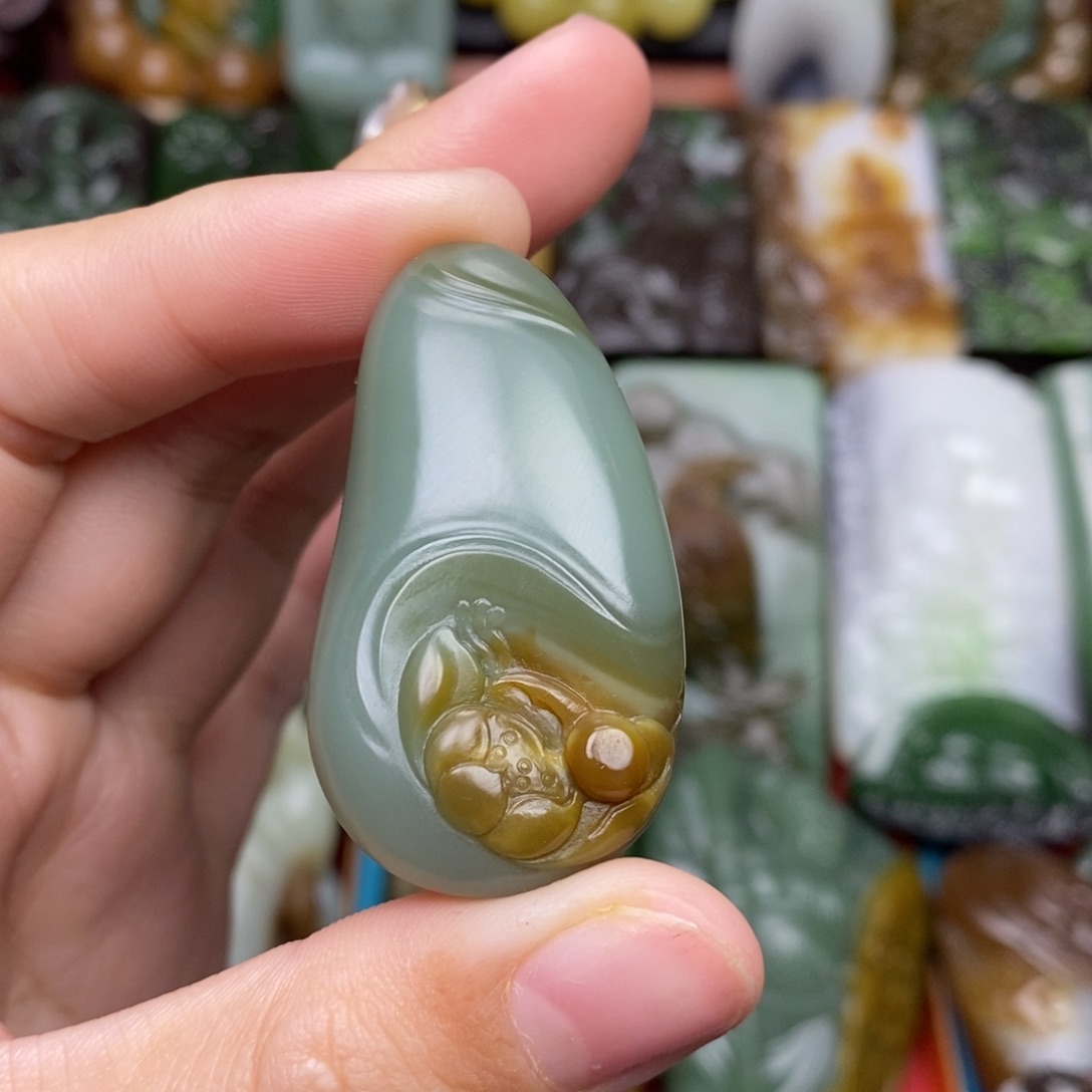 和田玉颈饰未镶嵌