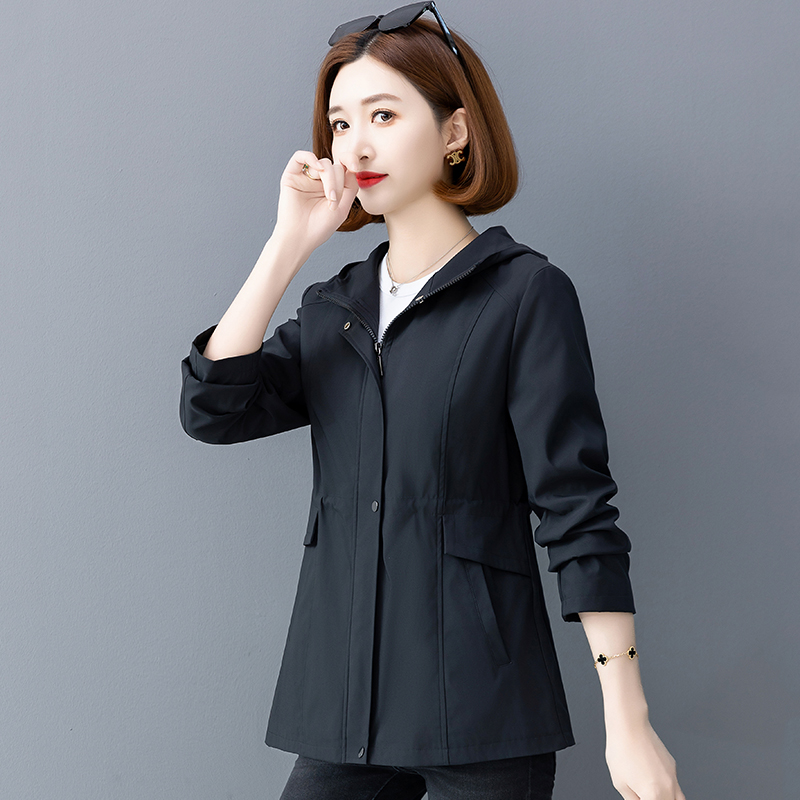 妈妈春秋洋气风衣2025新款夹克开衫中年春装大码休闲外套女
