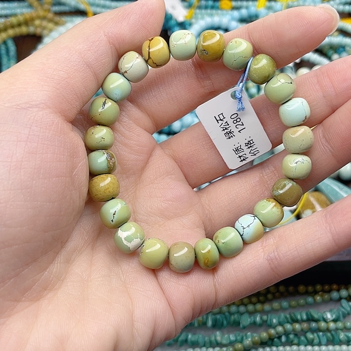 绿松石未镶嵌颈饰