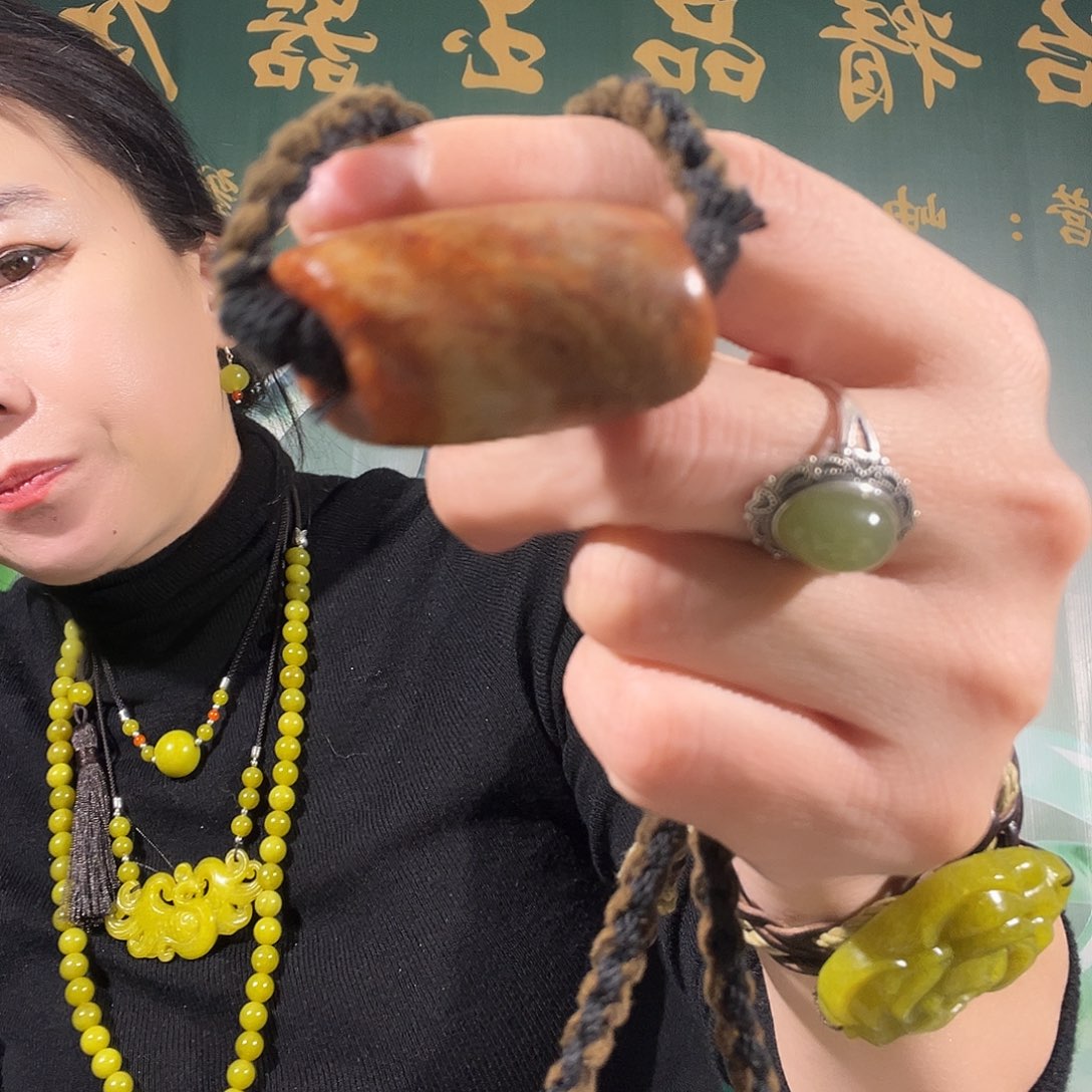 和田玉（糖玉）未镶嵌颈饰