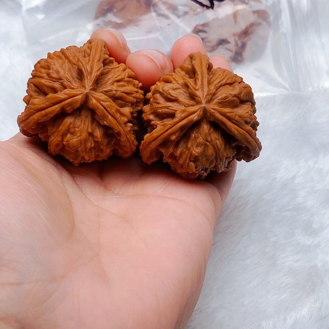 博***观吊坠文玩核桃三棱