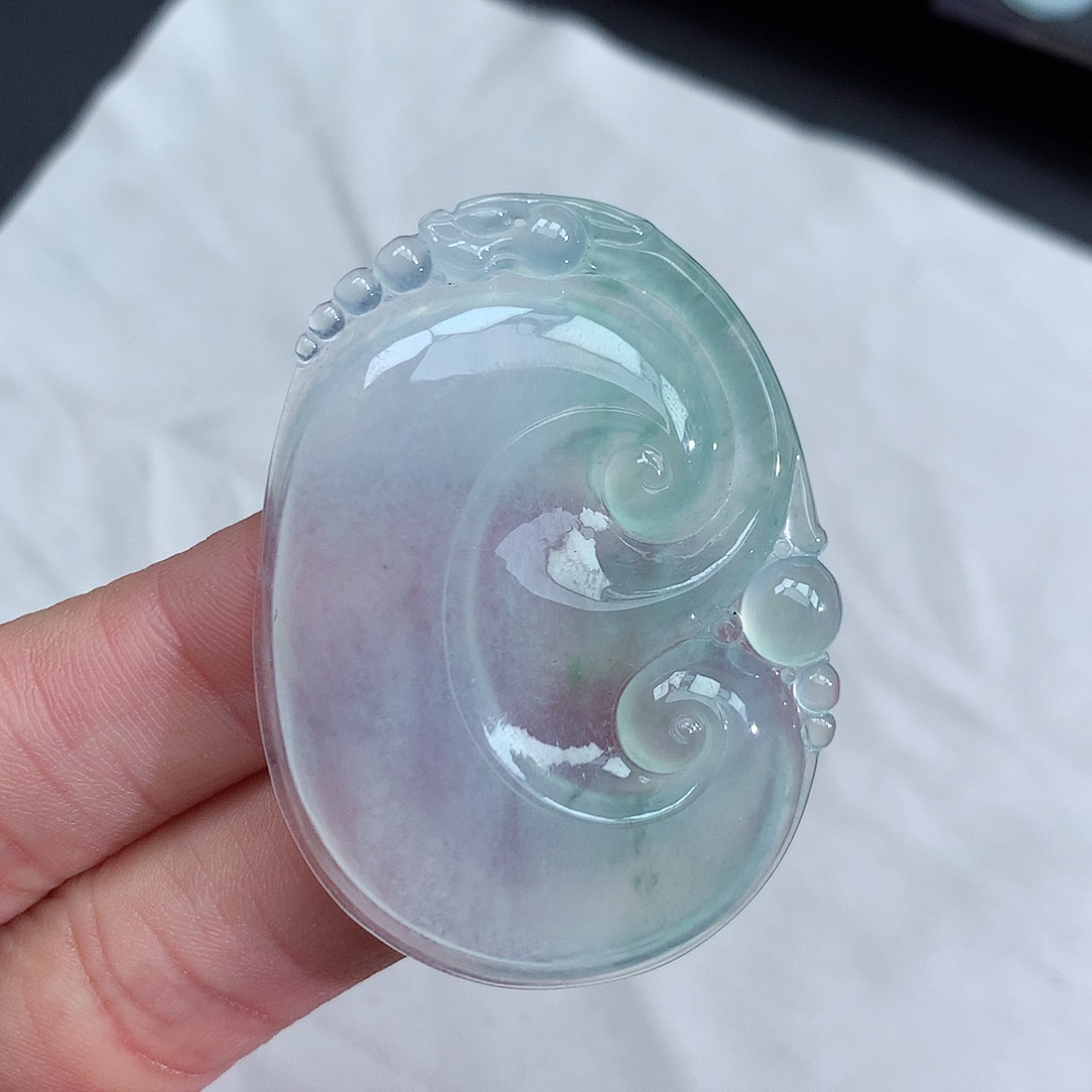 翡翠颈饰未镶嵌冰种飘花如意