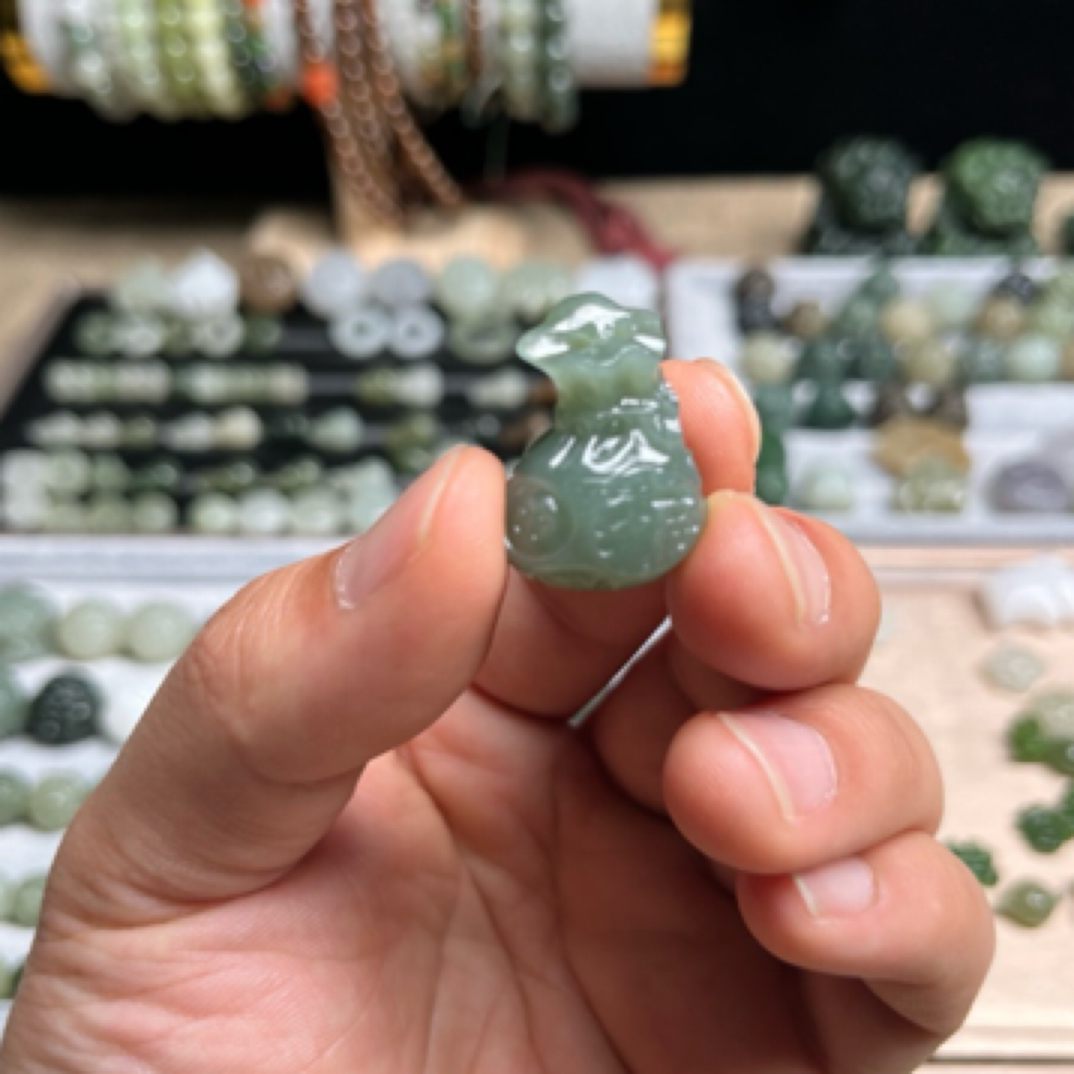 天然和田玉钱袋玉吊坠福袋福多钱多玉石挂件玉佩钱袋子
