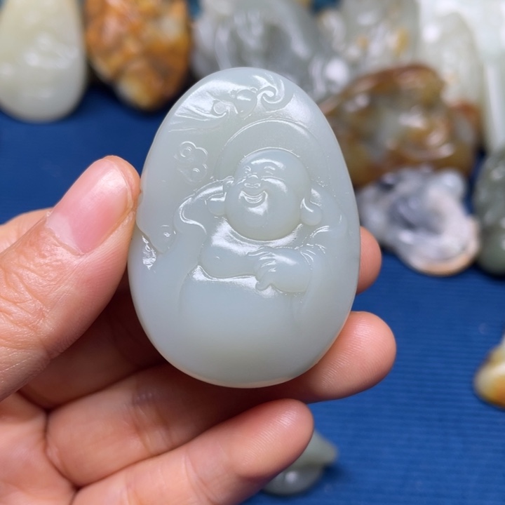 颈饰未镶嵌和田玉为**当