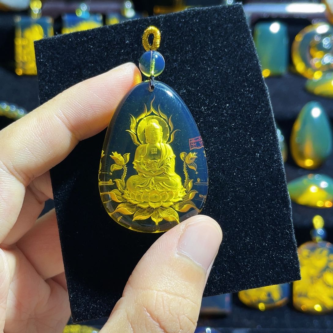 琥珀颈饰未镶嵌蓝珀大日如来阴雕吊坠