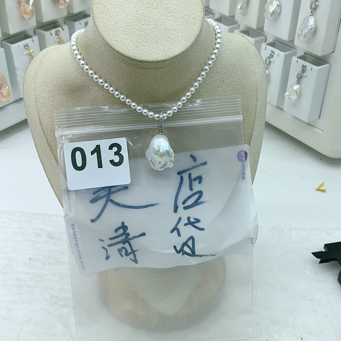 淡水珍珠颈饰合金