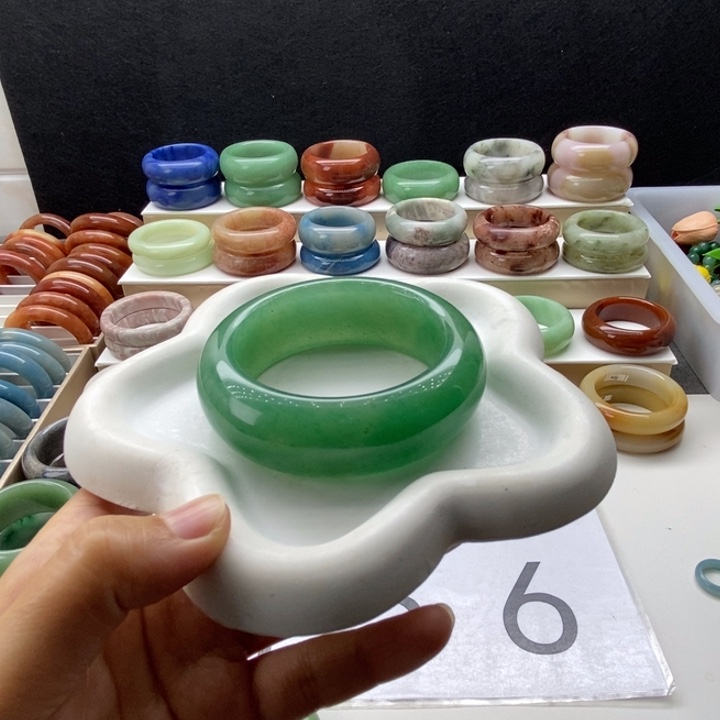 喜****石英岩玉合金手镯