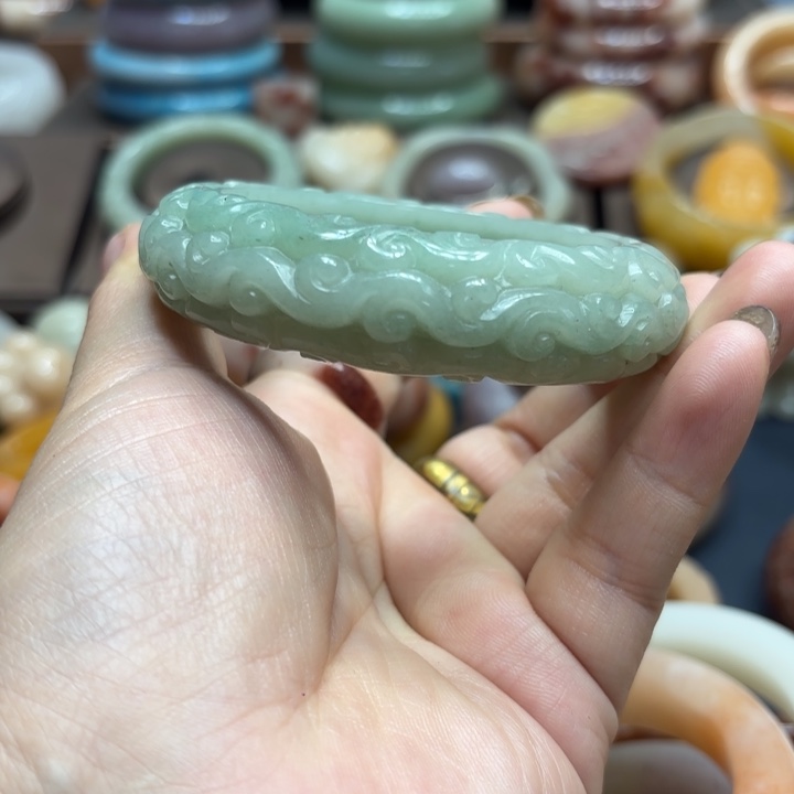 喵***喵石英岩玉合金颈饰