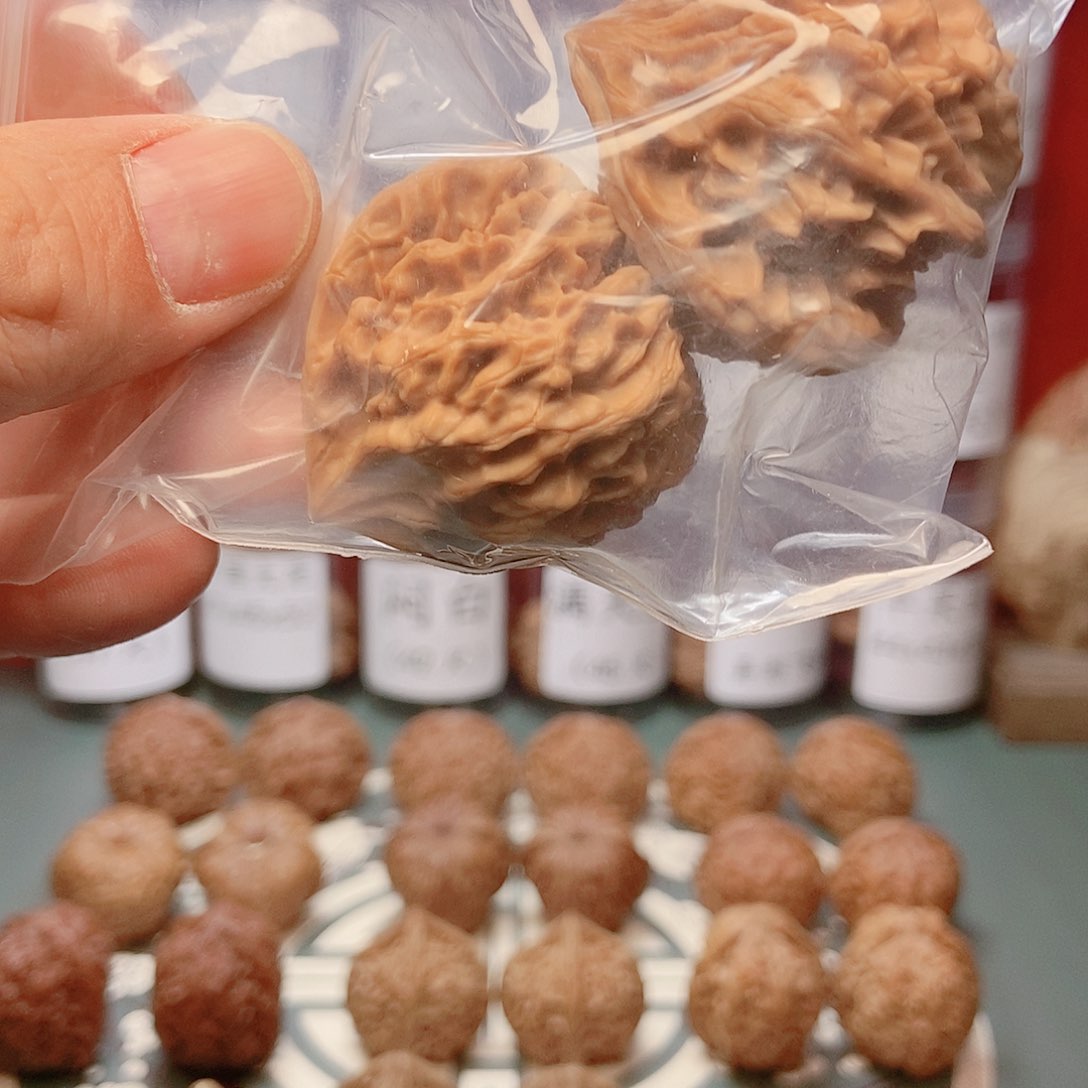 文玩核桃把件路****。龙门涧