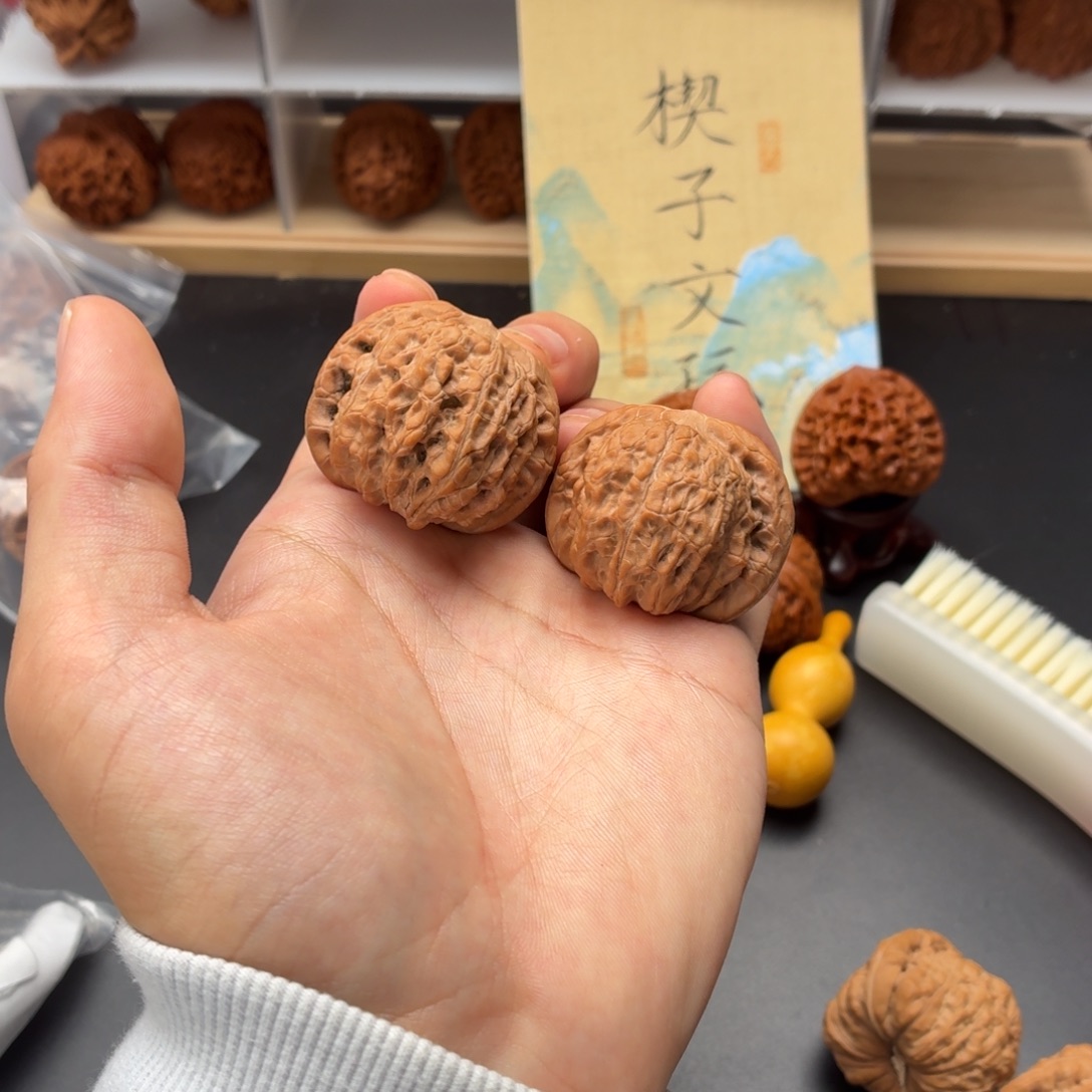 文玩核桃把件平谷血麒麟全品39（对歪）